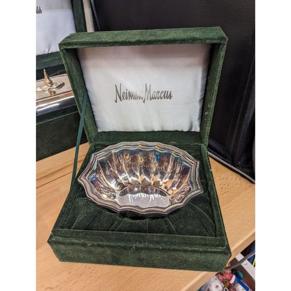 Vintage 7 pc Neiman Marcus Silver-Plated Serving Set in Green Velvet Box - Picture 6 of 16